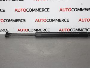 Gebruikte Set Gasdempers Achterklep Renault Modus/Grand Modus (JP) 1.5 dCi 65 FAP Prijs € 10,00 Margeregeling aangeboden door Autocommerce