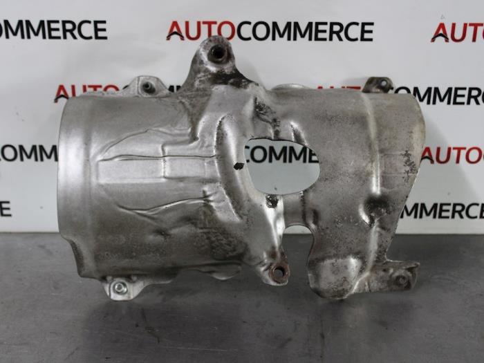 Gebruikte Hitteschild uitlaat Peugeot 307 SW (3H) 1.6 HDiF 110 16V Prijs € 20,00 Margeregeling aangeboden door Autocommerce