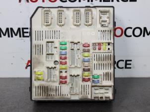 Gebruikte Zekeringkast Renault Megane III Grandtour (KZ) 1.5 dCi 90 Prijs € 80,00 Margeregeling aangeboden door Autocommerce