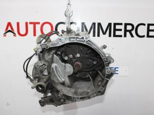 Gebruikte Versnellingsbak Peugeot 207 CC (WB) 1.6 16V THP Prijs € 350,00 Margeregeling aangeboden door Autocommerce