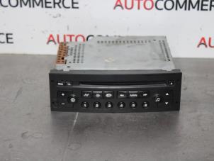Gebruikte Radio CD Speler Peugeot 307 (3A/C/D) 1.6 16V Prijs op aanvraag aangeboden door Autocommerce