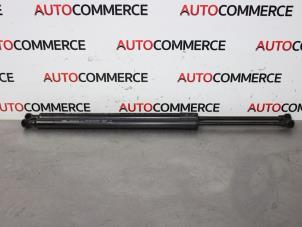 Gebruikte Set Gasdempers Achterklep Renault Modus/Grand Modus (JP) 1.2 16V Prijs € 10,00 Margeregeling aangeboden door Autocommerce