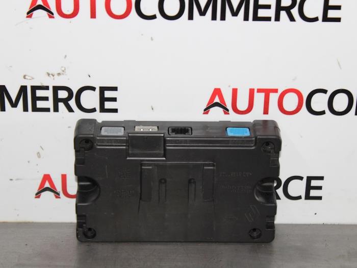 Gebruikte Computer Diversen Renault Megane III Grandtour (KZ) 1.5 dCi 90 Prijs € 100,00 Margeregeling aangeboden door Autocommerce