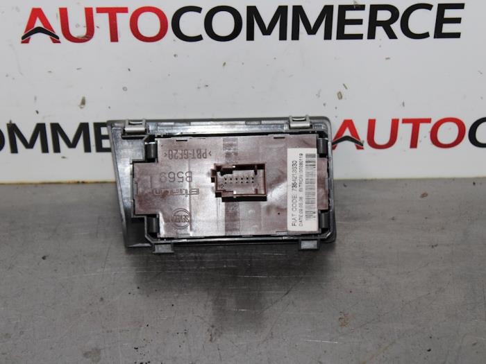 Licht Schakelaar van een Peugeot Boxer (U9) 2.2 HDi 100 Euro 4 2006