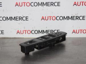 Gebruikte Raam schakelaar elektrisch Renault Megane III Berline (BZ) 1.6 16V Prijs € 50,00 Margeregeling aangeboden door Autocommerce