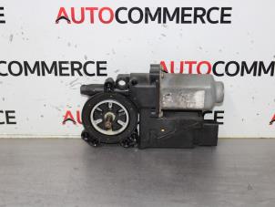 Gebruikte Portierruitmotor Renault Vel Satis (BJ) 2.0 16V Turbo Prijs € 30,00 Margeregeling aangeboden door Autocommerce