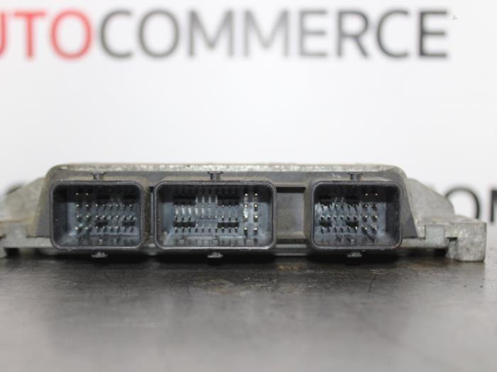 Computer Motormanagement van een Renault Twingo II (CN) 1.2 2008