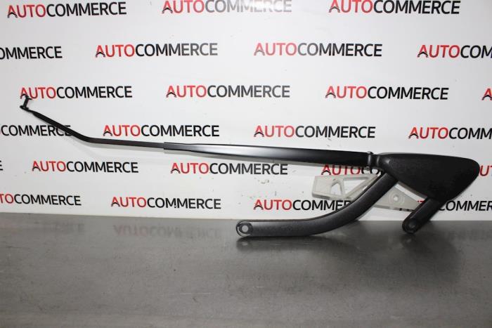 Renault Scenic - Ruitenwisserarm voor