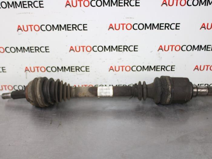 Gebruikte Steekas links-voor Renault Megane II CC (EM) 1.9 dCi 115 Prijs € 40,00 Margeregeling aangeboden door Autocommerce
