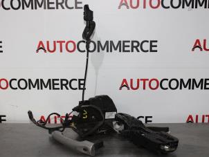 Gebruikte Portierslot Mechaniek 4Deurs links-voor Renault Fluence (LZ) 1.5 dCi 105 Prijs € 35,00 Margeregeling aangeboden door Autocommerce