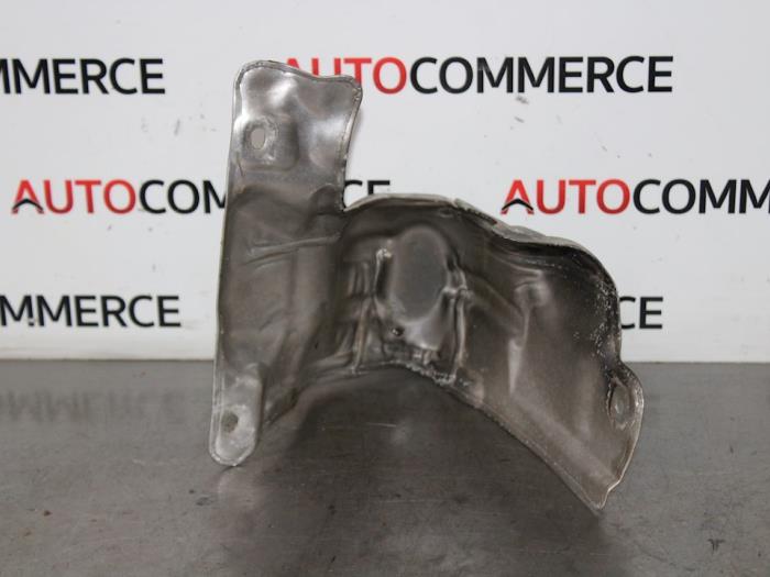 Gebruikte Hitteschild uitlaat Peugeot 208 I (CA/CC/CK/CL) 1.4 HDi Prijs € 20,00 Margeregeling aangeboden door Autocommerce