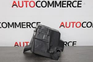 Gebruikte Zekeringkast Renault Clio IV (5R) 0.9 Energy TCE 90 12V Prijs € 20,00 Margeregeling aangeboden door Autocommerce