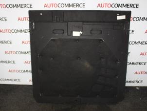 Gebruikte Kofferbak Mat Renault Scénic III (JZ) 1.5 dCi 110 Prijs € 75,00 Margeregeling aangeboden door Autocommerce