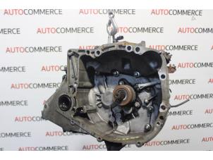 Gebruikte Versnellingsbak Renault Clio IV (5R) 1.2 16V Prijs € 150,00 Margeregeling aangeboden door Autocommerce