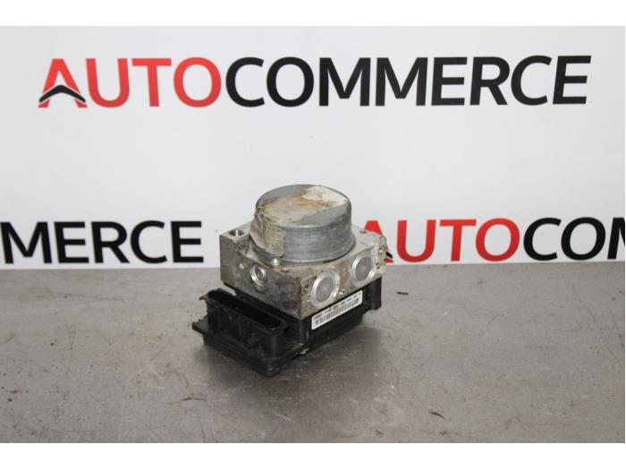 Gebruikte ABS Pomp Renault Megane II Grandtour (KM) 1.6 16V Prijs € 30,00 Margeregeling aangeboden door Autocommerce