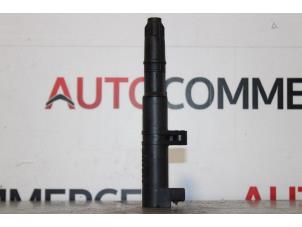 Gebruikte Pen Bobine Renault Scénic II (JM) 2.0 16V Prijs € 15,00 Margeregeling aangeboden door Autocommerce