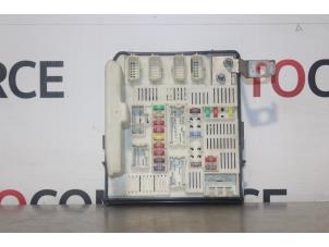 Gebruikte Zekeringkast Renault Kangoo Express (FW) 1.5 dCi 85 Prijs € 40,00 Margeregeling aangeboden door Autocommerce