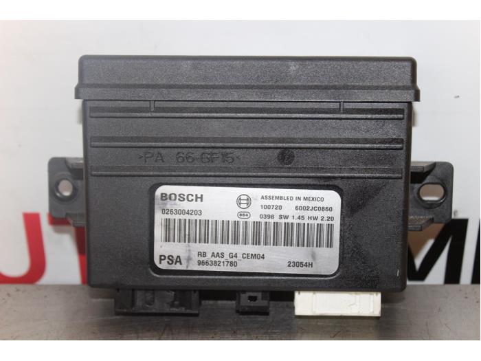 Gebruikte Computer Diversen Peugeot 407 SW (6E) 1.6 HDiF 16V Prijs € 30,00 Margeregeling aangeboden door Autocommerce