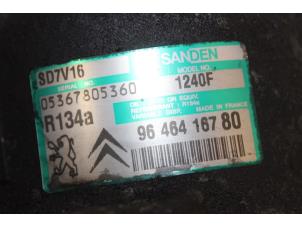 Aircopomp van een Citroën C5 I Break (DE) 2.2 HDi 16V FAP 2003