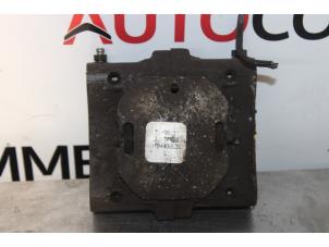 Gebruikte Remklauw (Tang) rechts-achter Citroen C5 I Break (DE) 2.2 HDi 16V FAP Prijs € 35,00 Margeregeling aangeboden door Autocommerce