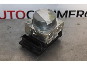 Gebruikte ABS Pomp Renault Megane II CC (EM) 1.9 dCi 110 FAP Prijs € 30,00 Margeregeling aangeboden door Autocommerce