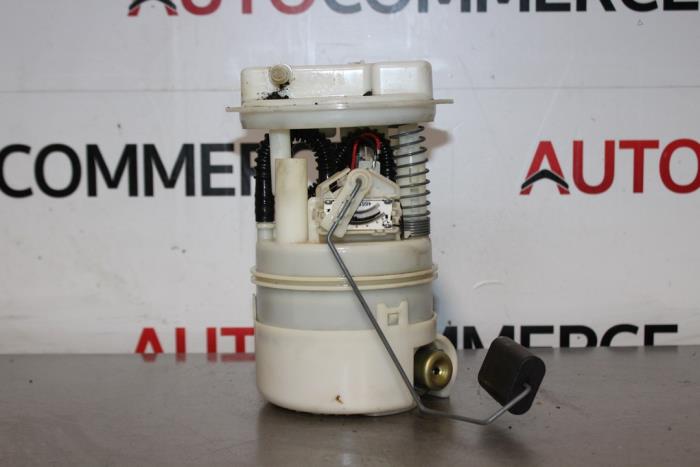 Gebruikte Tank element Pomp Renault Clio II (BB/CB) 1.4 16V Prijs € 15,00 Margeregeling aangeboden door Autocommerce