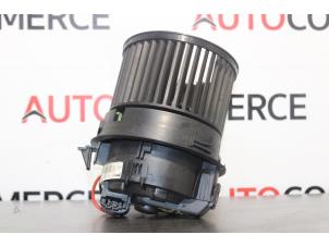 Gebruikte Chaufage Ventilatiemotor Peugeot 208 I (CA/CC/CK/CL) 1.2 Vti 12V PureTech 82 Prijs € 30,00 Margeregeling aangeboden door Autocommerce