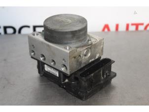 Gebruikte ABS Pomp Renault Scénic II (JM) 1.5 dCi 105 Prijs € 30,00 Margeregeling aangeboden door Autocommerce