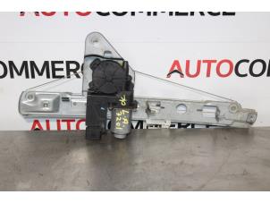 Gebruikte Ruitmechaniek 4Deurs links-achter Renault Megane II Grandtour (KM) 1.4 16V 98 Prijs € 40,00 Margeregeling aangeboden door Autocommerce