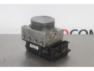 Gebruikte ABS Pomp Renault Megane II Grandtour (KM) 1.4 16V 98 Prijs € 30,00 Margeregeling aangeboden door Autocommerce