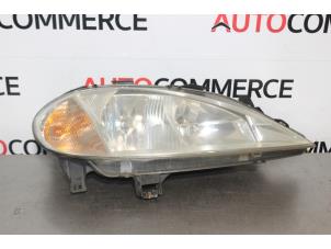Gebruikte Rechter Koplamp Renault Megane (EA) 1.6 16V Sport Prijs op aanvraag aangeboden door Autocommerce