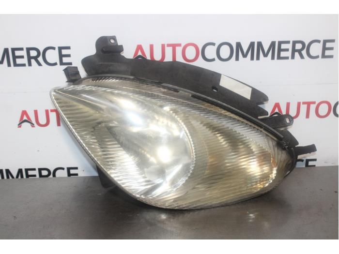 Citroen Xsara Picasso - Koplamp links