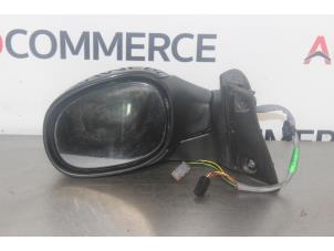 Gebruikte Spiegel Buiten links Peugeot 1007 (KM) 1.6 GTI,Gentry 16V Prijs op aanvraag aangeboden door Autocommerce