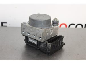 Gebruikte ABS Pomp Renault Clio III (BR/CR) 1.5 dCi 85 Prijs € 20,00 Margeregeling aangeboden door Autocommerce