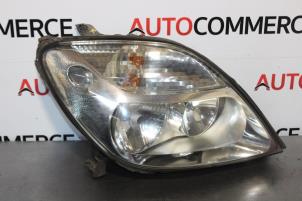 Gebruikte Rechter Koplamp Renault Scénic I (JA) 1.6 16V Prijs op aanvraag aangeboden door Autocommerce