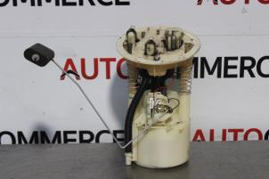 Gebruikte Benzinepomp Renault Scénic I (JA) 1.6 16V Prijs € 25,00 Margeregeling aangeboden door Autocommerce