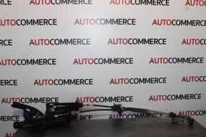 Gebruikte Versnellingspook Citroen C4 Picasso (UD/UE/UF) 1.6 HDiF 16V 110 Prijs € 100,00 Margeregeling aangeboden door Autocommerce