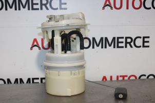 Gebruikte Benzinepomp Peugeot 206+ (2L/M) 1.1 XR,XS Prijs op aanvraag aangeboden door Autocommerce