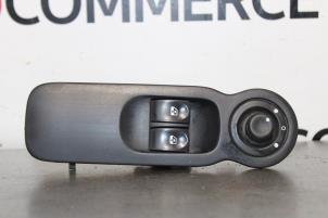 Gebruikte Schakelaar Elektrisch Raam Renault Modus/Grand Modus (JP) 1.2 16V Prijs op aanvraag aangeboden door Autocommerce