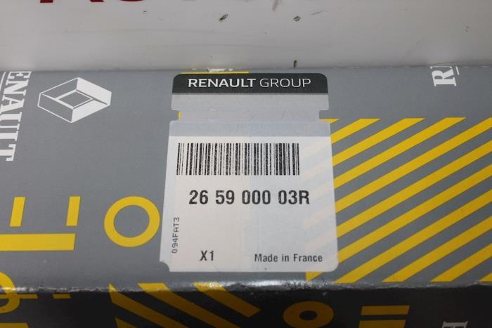 Extra Remlicht midden van een Renault Laguna III Estate (KT) 1.5 dCi 110 2010