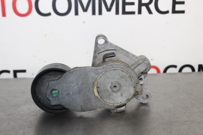 Spanrol Multiriem van een Peugeot 207/207+ (WA/WC/WM) 1.6 HDi 16V 2010