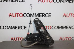 Gebruikte Deurslot Mechaniek 4Deurs links-achter Mercedes A (177.0) Prijs € 30,00 Margeregeling aangeboden door Autocommerce