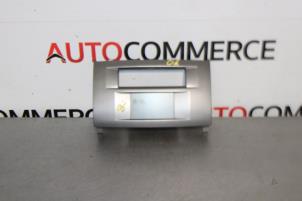 Gebruikte Display Interieur Peugeot 407 (6D) 2.0 HDiF 16V Prijs € 35,00 Margeregeling aangeboden door Autocommerce