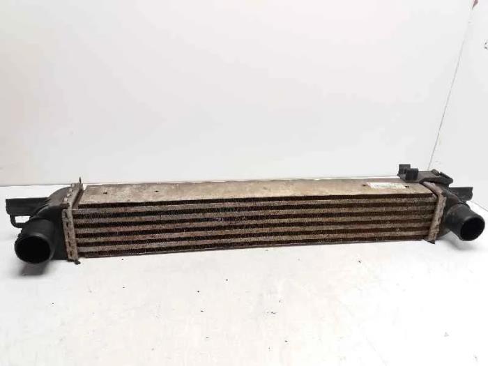 Gebruikte Intercooler Fiat Fiorino (225) 1.3 D 16V Multijet Prijs op aanvraag aangeboden door Autocommerce