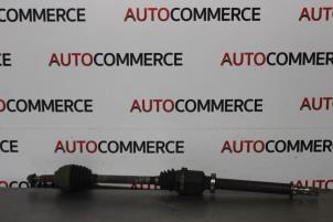 Gebruikte Aandrijfas rechts-voor Renault Clio III (BR/CR) 1.4 16V Prijs € 40,00 Margeregeling aangeboden door Autocommerce