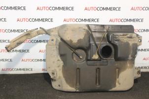 Gebruikte Tank Renault Trafic New (FL) 1.9 dCi 100 16V Prijs op aanvraag aangeboden door Autocommerce