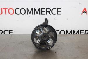 Gebruikte Stuurpomp Renault Trafic New (FL) 1.9 dCi 100 16V Prijs € 40,00 Margeregeling aangeboden door Autocommerce