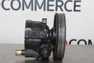 Gebruikte Pomp Servo Renault Clio II (BB/CB) 1.4 Prijs € 40,00 Margeregeling aangeboden door Autocommerce