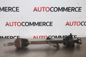 Gebruikte Aandrijfas links-voor Renault Twingo II (CN) 1.2 16V Prijs € 50,00 Margeregeling aangeboden door Autocommerce