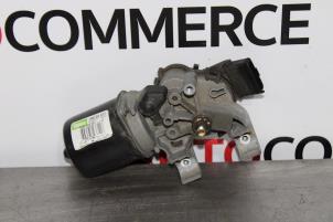 Gebruikte Ruitenwissermotor voor Renault Clio III (BR/CR) 1.5 dCi 105 Prijs € 50,00 Margeregeling aangeboden door Autocommerce
